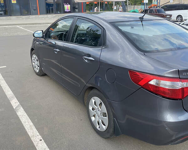 Серый Киа Рио, объемом двигателя 1.4 л и пробегом 205 тыс. км за 6500 $, фото 3 на Automoto.ua