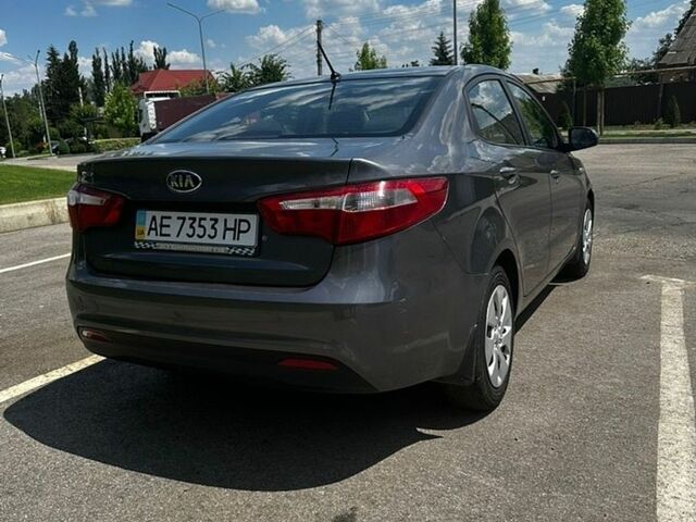 Серый Киа Рио, объемом двигателя 1.4 л и пробегом 30 тыс. км за 9900 $, фото 5 на Automoto.ua