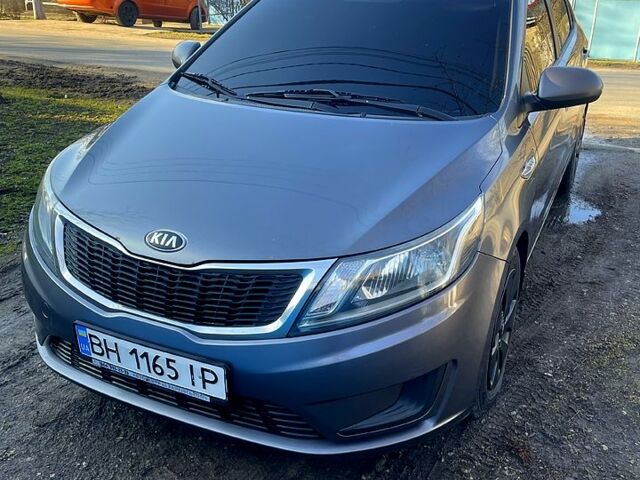 Серый Киа Рио, объемом двигателя 1.4 л и пробегом 250 тыс. км за 6800 $, фото 1 на Automoto.ua