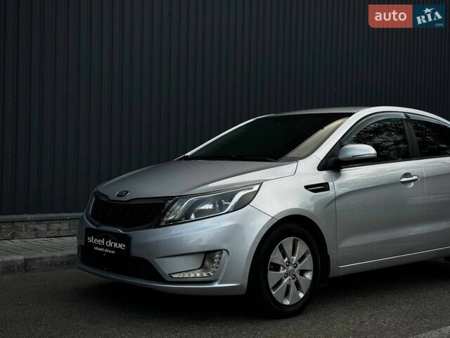Серый Киа Рио, объемом двигателя 1.59 л и пробегом 232 тыс. км за 6999 $, фото 2 на Automoto.ua