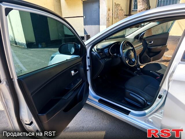 Серый Киа Рио, объемом двигателя 1.4 л и пробегом 172 тыс. км за 9200 $, фото 4 на Automoto.ua