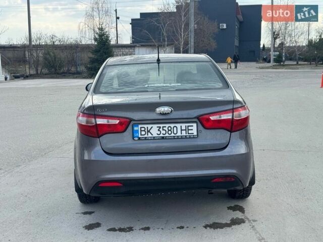 Серый Киа Рио, объемом двигателя 1.4 л и пробегом 260 тыс. км за 6950 $, фото 4 на Automoto.ua