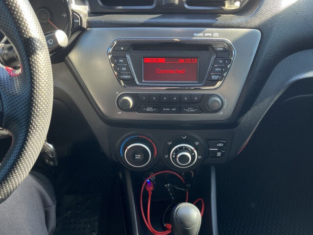 Серый Киа Рио, объемом двигателя 1.4 л и пробегом 73 тыс. км за 8800 $, фото 6 на Automoto.ua