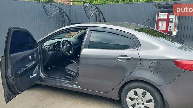 Серый Киа Рио, объемом двигателя 1.4 л и пробегом 150 тыс. км за 8600 $, фото 5 на Automoto.ua