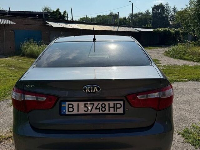 Серый Киа Рио, объемом двигателя 1.4 л и пробегом 320 тыс. км за 6300 $, фото 4 на Automoto.ua