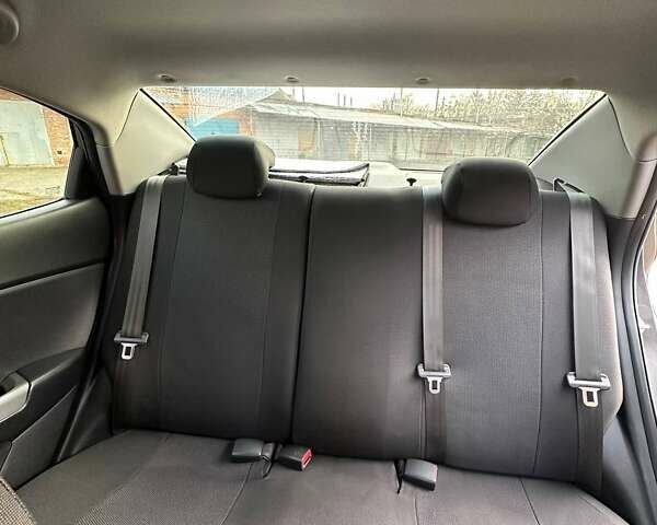Серый Киа Рио, объемом двигателя 1.4 л и пробегом 320 тыс. км за 7100 $, фото 10 на Automoto.ua