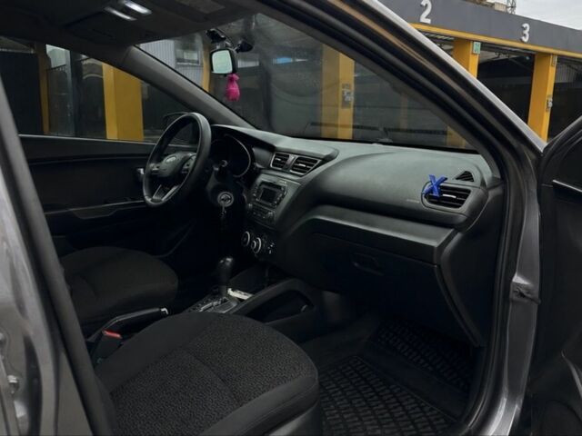 Серый Киа Рио, объемом двигателя 1.4 л и пробегом 146 тыс. км за 7900 $, фото 5 на Automoto.ua