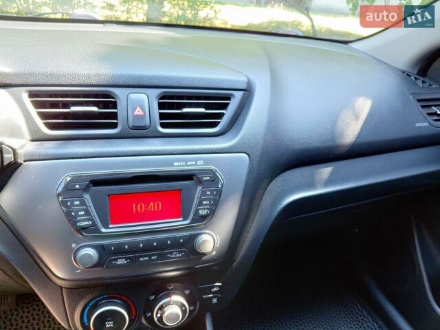 Серый Киа Рио, объемом двигателя 1.4 л и пробегом 98 тыс. км за 8500 $, фото 25 на Automoto.ua