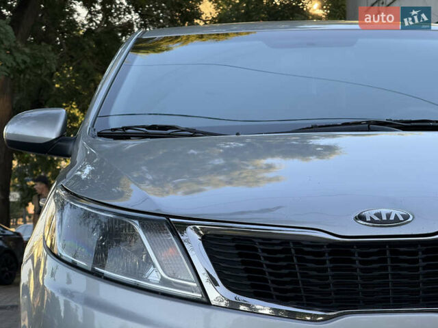 Серый Киа Рио, объемом двигателя 1.59 л и пробегом 254 тыс. км за 8499 $, фото 9 на Automoto.ua
