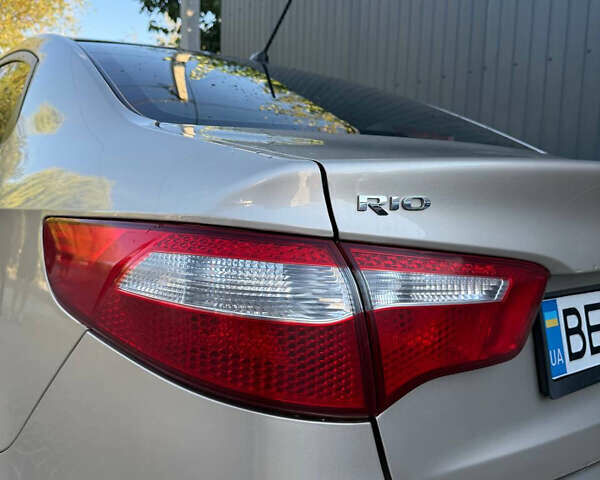 Серый Киа Рио, объемом двигателя 1.4 л и пробегом 223 тыс. км за 7399 $, фото 14 на Automoto.ua