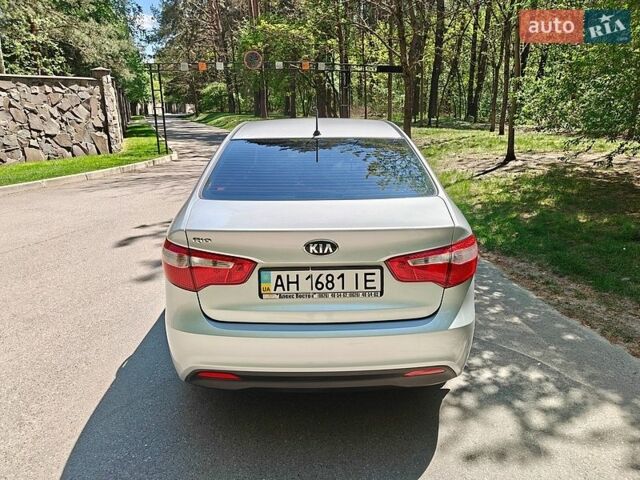 Серый Киа Рио, объемом двигателя 1.6 л и пробегом 130 тыс. км за 8000 $, фото 8 на Automoto.ua