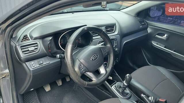 Серый Киа Рио, объемом двигателя 1.4 л и пробегом 150 тыс. км за 8600 $, фото 18 на Automoto.ua