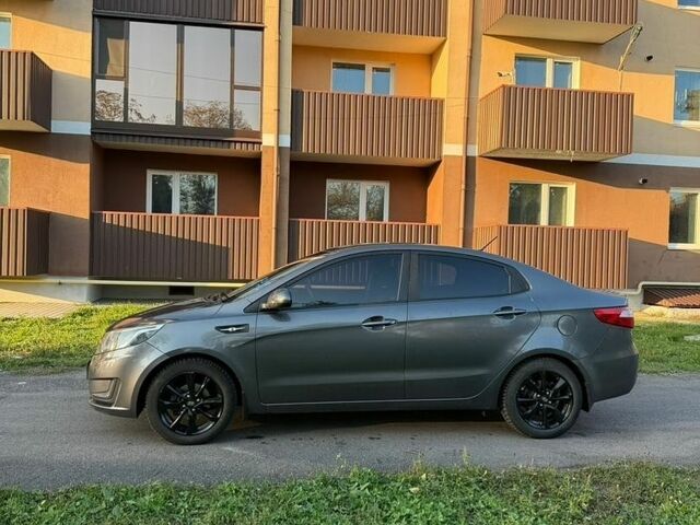 Сірий Кіа Ріо, об'ємом двигуна 1.4 л та пробігом 174 тис. км за 8400 $, фото 4 на Automoto.ua