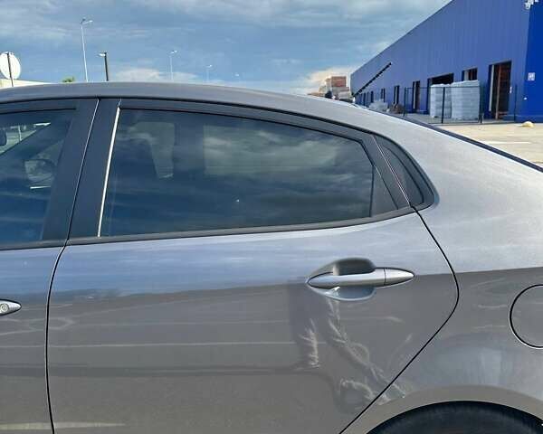 Серый Киа Рио, объемом двигателя 1.4 л и пробегом 320 тыс. км за 6300 $, фото 9 на Automoto.ua
