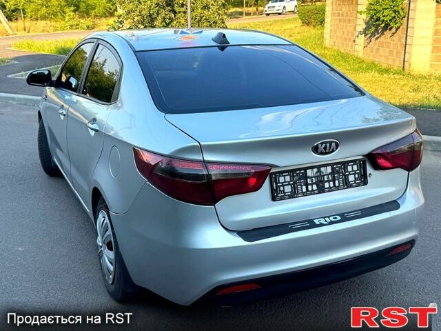 Сірий Кіа Ріо, об'ємом двигуна 1.4 л та пробігом 230 тис. км за 5799 $, фото 7 на Automoto.ua