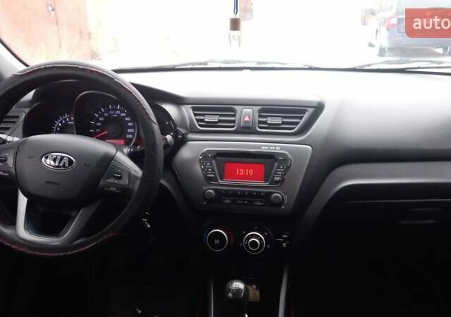 Серый Киа Рио, объемом двигателя 1.4 л и пробегом 169 тыс. км за 7500 $, фото 4 на Automoto.ua