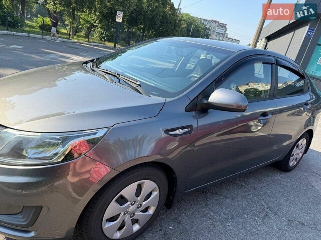 Сірий Кіа Ріо, об'ємом двигуна 1.4 л та пробігом 131 тис. км за 7400 $, фото 3 на Automoto.ua