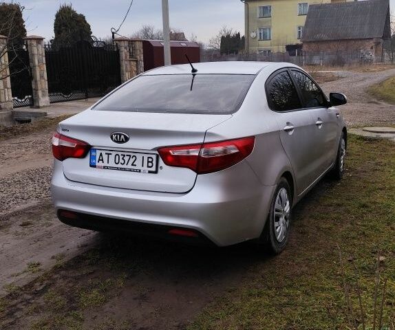 Серый Киа Рио, объемом двигателя 1.4 л и пробегом 240 тыс. км за 7100 $, фото 3 на Automoto.ua