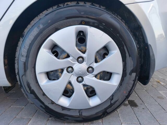 Серый Киа Рио, объемом двигателя 1.4 л и пробегом 175 тыс. км за 8100 $, фото 8 на Automoto.ua