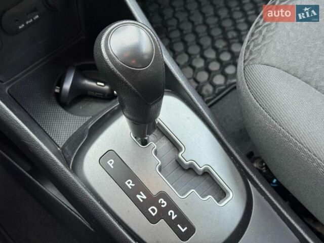 Серый Киа Рио, объемом двигателя 1.4 л и пробегом 260 тыс. км за 6950 $, фото 9 на Automoto.ua