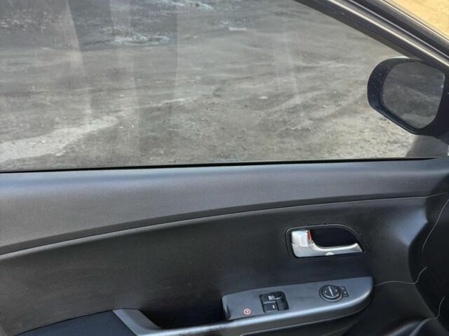 Серый Киа Рио, объемом двигателя 1.4 л и пробегом 104 тыс. км за 7000 $, фото 10 на Automoto.ua