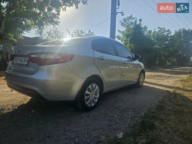Сірий Кіа Ріо, об'ємом двигуна 1.59 л та пробігом 253 тис. км за 7500 $, фото 2 на Automoto.ua