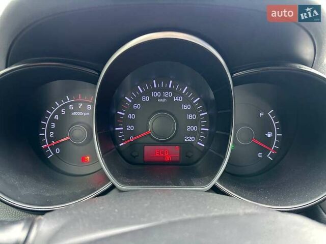 Серый Киа Рио, объемом двигателя 1.4 л и пробегом 320 тыс. км за 7100 $, фото 7 на Automoto.ua