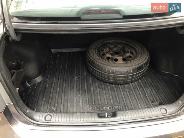 Кіа Ріо 2013 у Здолбунове на Automoto.ua Сірий Кіа Ріо, об'ємом двигуна 1.4 л та пробігом 257 тис. км за 6400 $, фото 15 на Automoto.ua