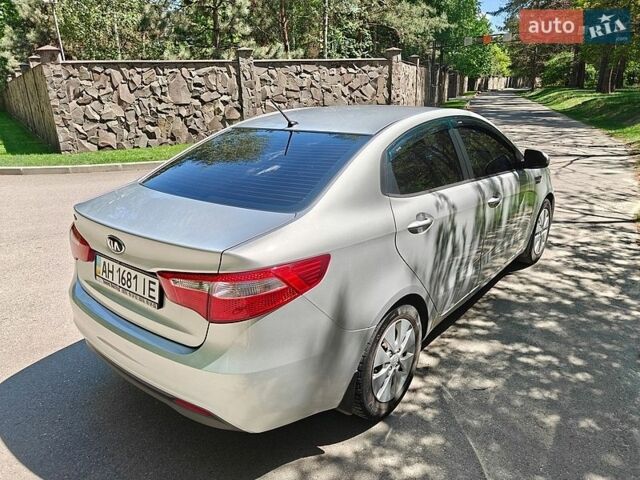 Серый Киа Рио, объемом двигателя 1.6 л и пробегом 130 тыс. км за 8000 $, фото 7 на Automoto.ua