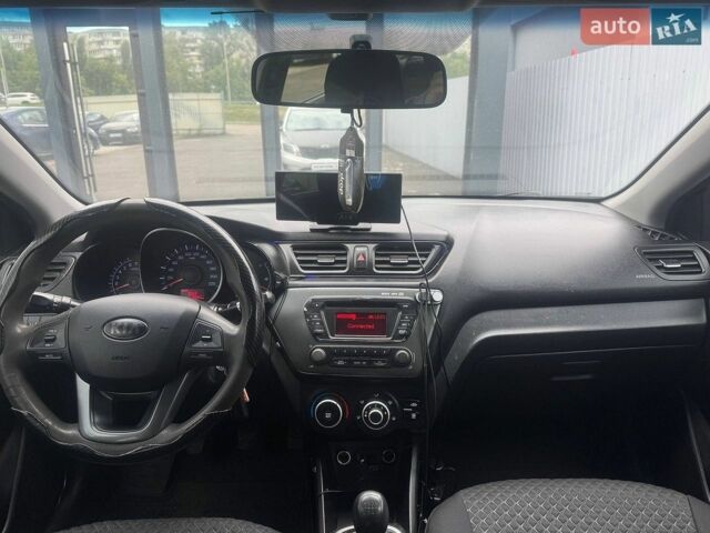 Серый Киа Рио, объемом двигателя 1.4 л и пробегом 319 тыс. км за 6490 $, фото 12 на Automoto.ua
