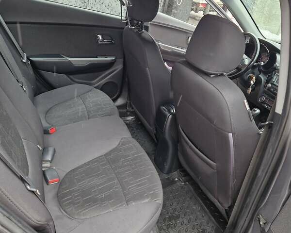 Сірий Кіа Ріо, об'ємом двигуна 1.59 л та пробігом 186 тис. км за 8500 $, фото 10 на Automoto.ua