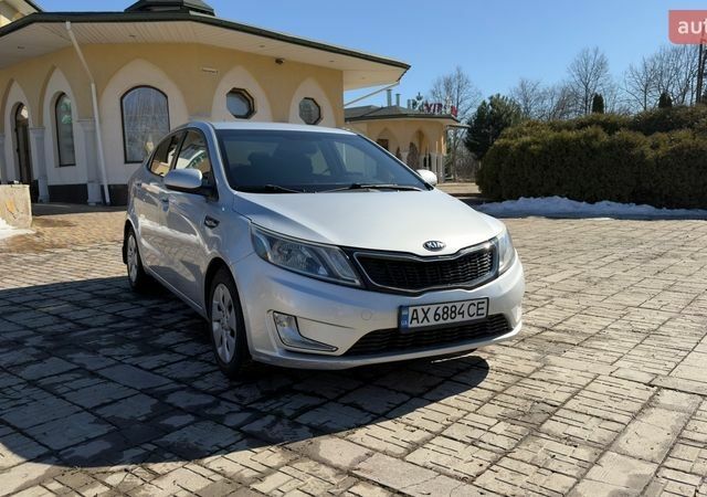 Серый Киа Рио, объемом двигателя 1.4 л и пробегом 156 тыс. км за 8500 $, фото 2 на Automoto.ua