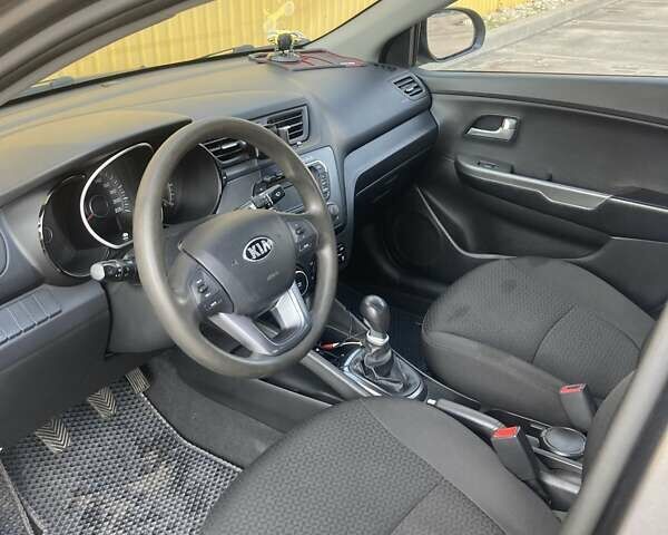 Серый Киа Рио, объемом двигателя 1.4 л и пробегом 181 тыс. км за 7000 $, фото 8 на Automoto.ua