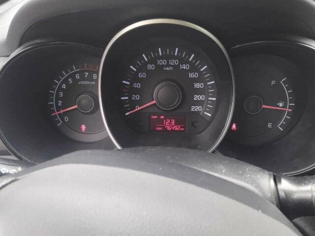 Сірий Кіа Ріо, об'ємом двигуна 1.4 л та пробігом 76 тис. км за 8999 $, фото 4 на Automoto.ua
