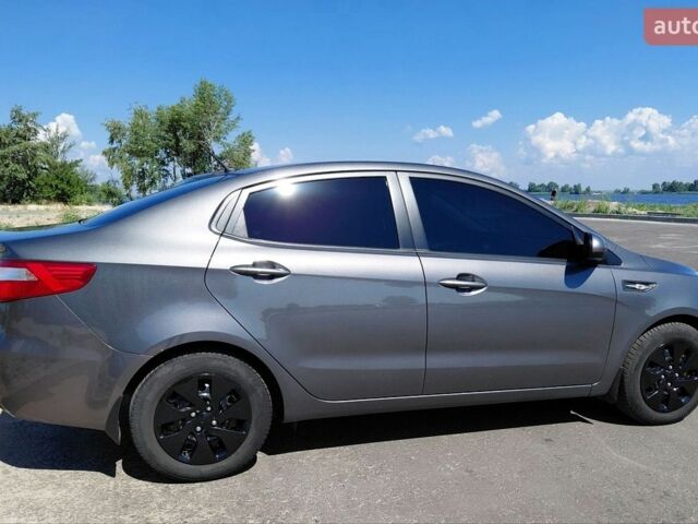 Серый Киа Рио, объемом двигателя 1.4 л и пробегом 98 тыс. км за 8500 $, фото 5 на Automoto.ua
