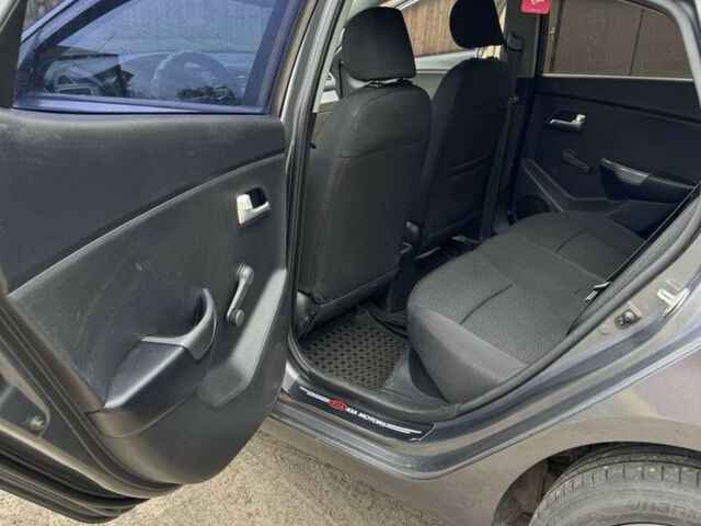 Сірий Кіа Ріо, об'ємом двигуна 1.4 л та пробігом 121 тис. км за 7500 $, фото 7 на Automoto.ua