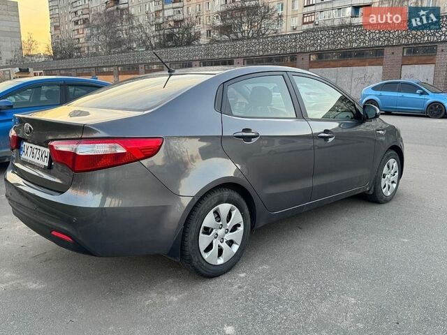Серый Киа Рио, объемом двигателя 1.4 л и пробегом 103 тыс. км за 9000 $, фото 4 на Automoto.ua