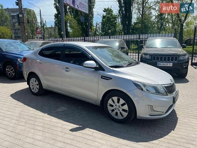 Серый Киа Рио, объемом двигателя 1.6 л и пробегом 232 тыс. км за 8400 $, фото 4 на Automoto.ua