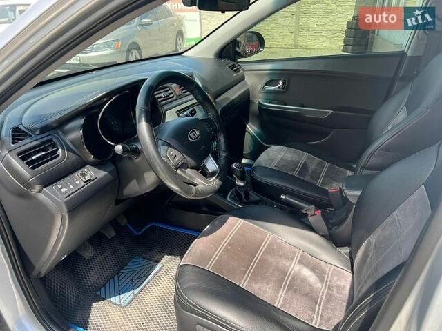Серый Киа Рио, объемом двигателя 1.6 л и пробегом 232 тыс. км за 8400 $, фото 14 на Automoto.ua