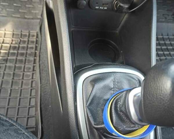 Серый Киа Рио, объемом двигателя 1.4 л и пробегом 70 тыс. км за 9000 $, фото 41 на Automoto.ua