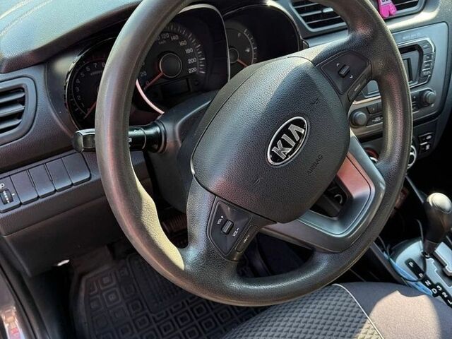 Сірий Кіа Ріо, об'ємом двигуна 1.4 л та пробігом 131 тис. км за 7400 $, фото 12 на Automoto.ua