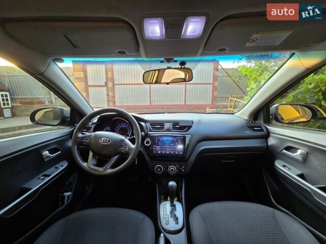 Серый Киа Рио, объемом двигателя 1.4 л и пробегом 188 тыс. км за 8500 $, фото 7 на Automoto.ua