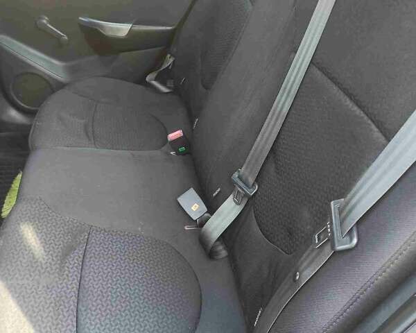 Серый Киа Рио, объемом двигателя 1.4 л и пробегом 70 тыс. км за 9000 $, фото 24 на Automoto.ua