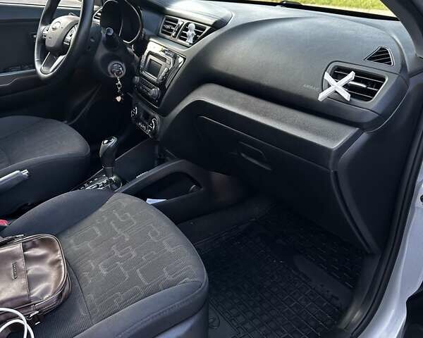 Серый Киа Рио, объемом двигателя 1.6 л и пробегом 134 тыс. км за 7900 $, фото 3 на Automoto.ua