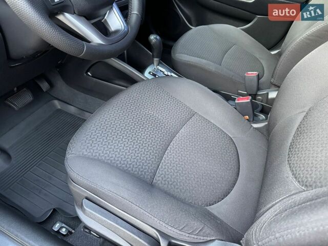 Сірий Кіа Ріо, об'ємом двигуна 1.4 л та пробігом 87 тис. км за 8950 $, фото 40 на Automoto.ua