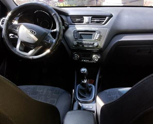 Серый Киа Рио, объемом двигателя 1.6 л и пробегом 113 тыс. км за 6200 $, фото 2 на Automoto.ua
