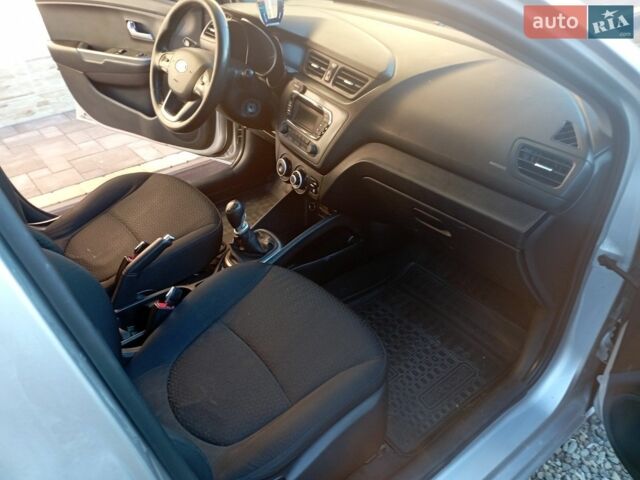 Серый Киа Рио, объемом двигателя 1.4 л и пробегом 260 тыс. км за 5900 $, фото 8 на Automoto.ua