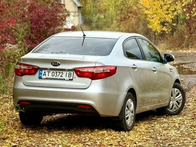 Серый Киа Рио, объемом двигателя 1.4 л и пробегом 262 тыс. км за 5650 $, фото 4 на Automoto.ua