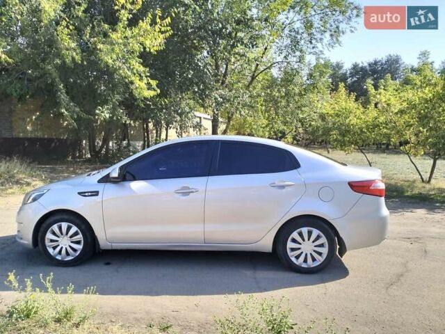 Сірий Кіа Ріо, об'ємом двигуна 1.59 л та пробігом 253 тис. км за 8000 $, фото 27 на Automoto.ua