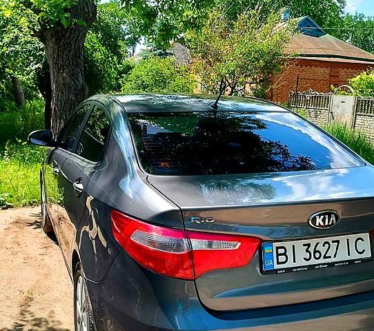 Серый Киа Рио, объемом двигателя 1.6 л и пробегом 190 тыс. км за 7800 $, фото 3 на Automoto.ua